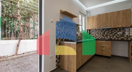 Продаж - Комерційна нерухомість 305 m² в Афінах