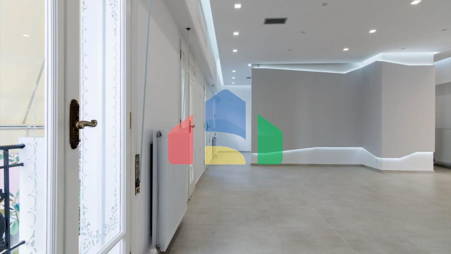 Продаж - Комерційна нерухомість 305 m² в Афінах