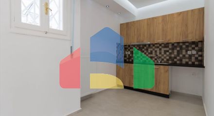 Продаж - Комерційна нерухомість 305 m² в Афінах