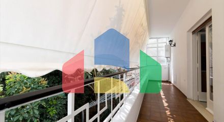 Продаж - Комерційна нерухомість 305 m² в Афінах