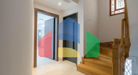 Продаж - Комерційна нерухомість 305 m² в Афінах