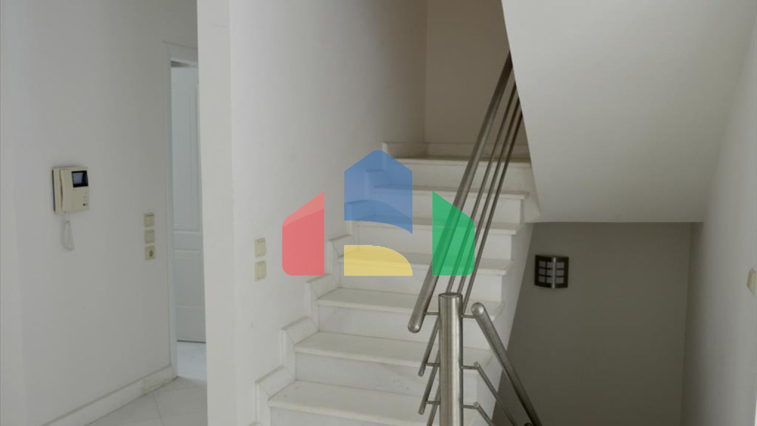 Продаж - Таунхаус 426 m² в Афінах