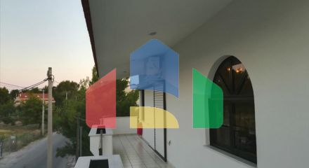 Продаж - Будівля 550 m² в Афінах