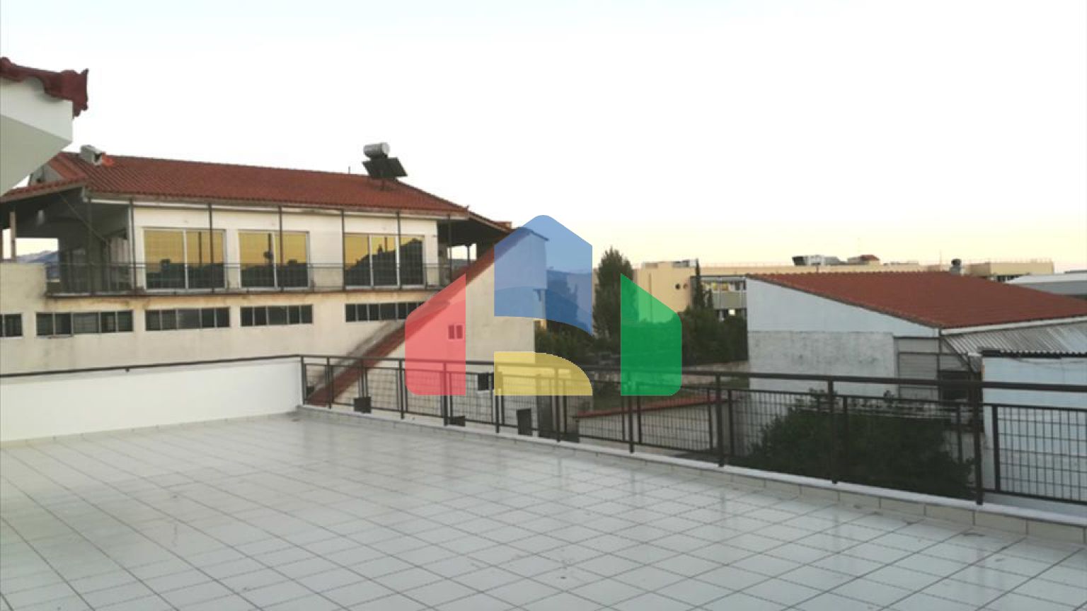 Продаж - Будівля 550 m² в Афінах