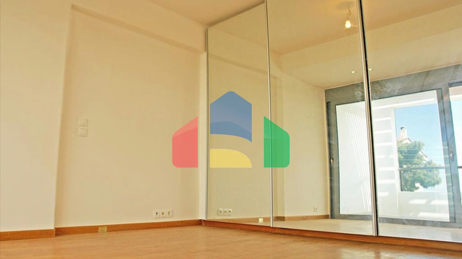 Продажа - Таунхаус 250 m² в Афинах