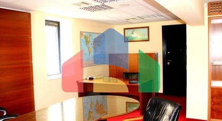 For Sale - Commercial property 140 m² in Athens