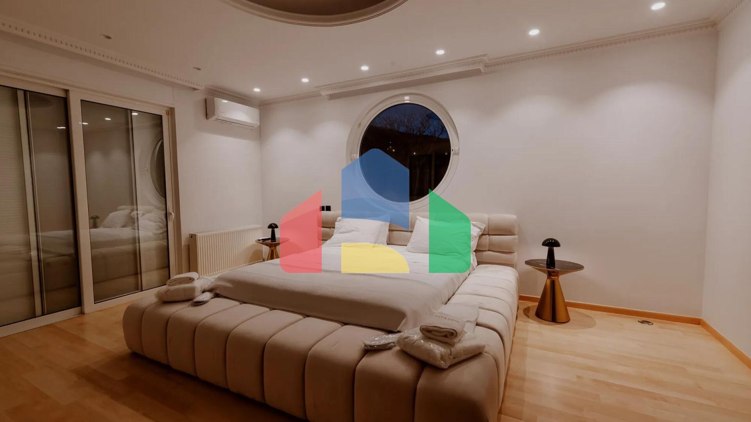 Продаж - Вілла 810 m² в Афінах