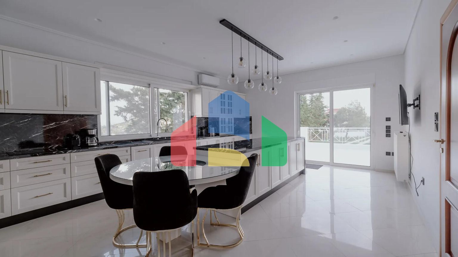 Продаж - Вілла 810 m² в Афінах