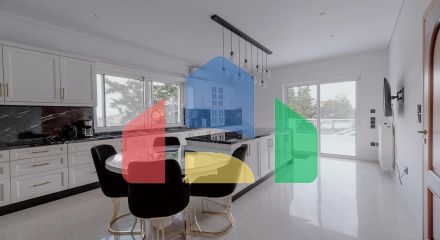 Продаж - Вілла 810 m² в Афінах