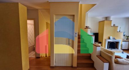 Продаж - Таунхаус 162 m² в Афінах
