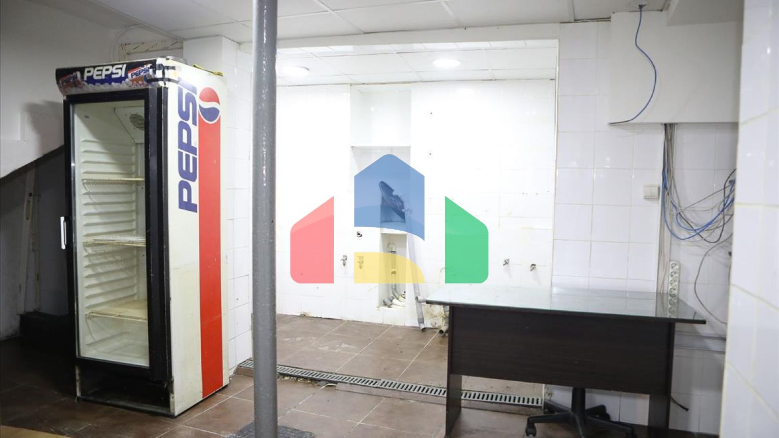 Продажа - Коммерческое помещение 374 m² в Афинах