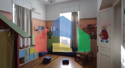 Продажа - Здание 600 m² в Афинах