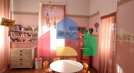 Продажа - Здание 600 m² в Афинах