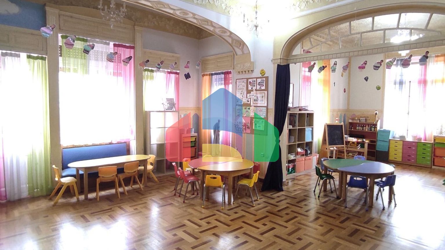 Продажа - Здание 600 m² в Афинах