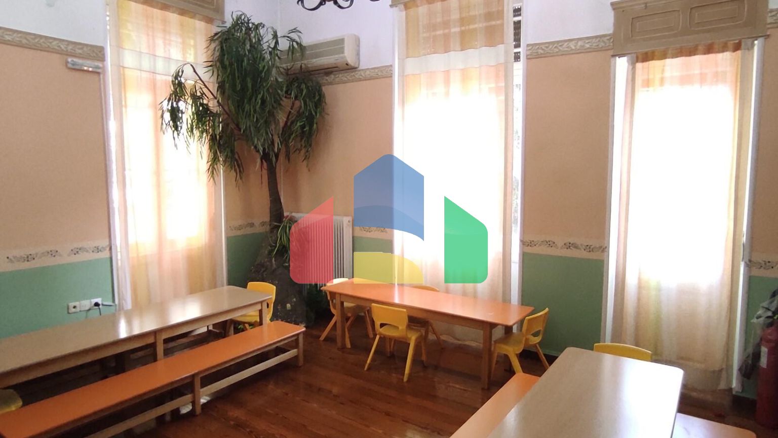 Продажа - Здание 600 m² в Афинах