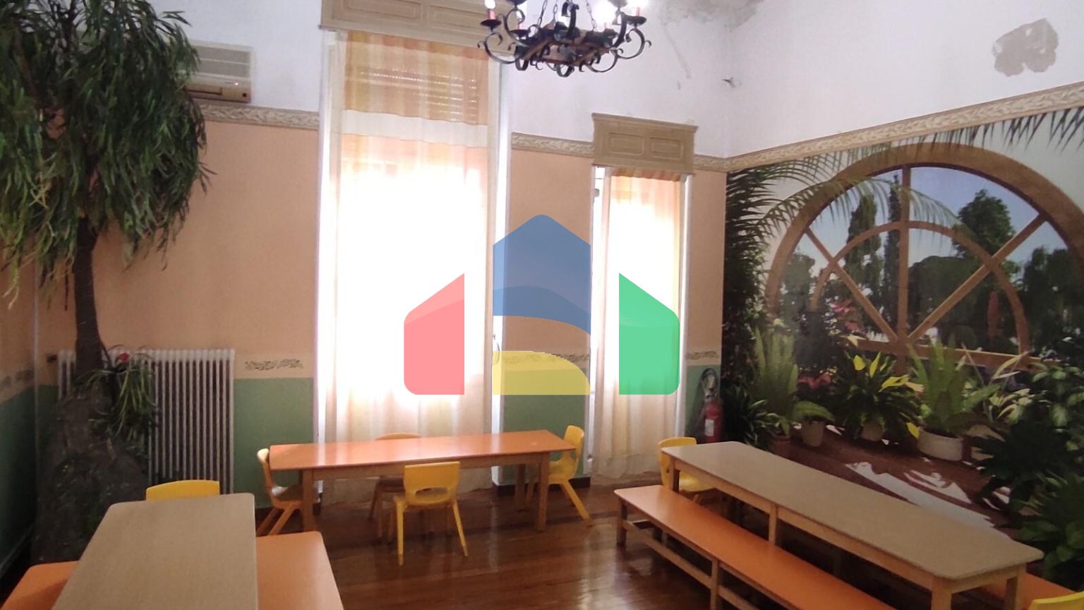 Продажа - Здание 600 m² в Афинах