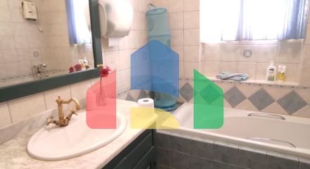 Продажа - Здание 600 m² в Афинах