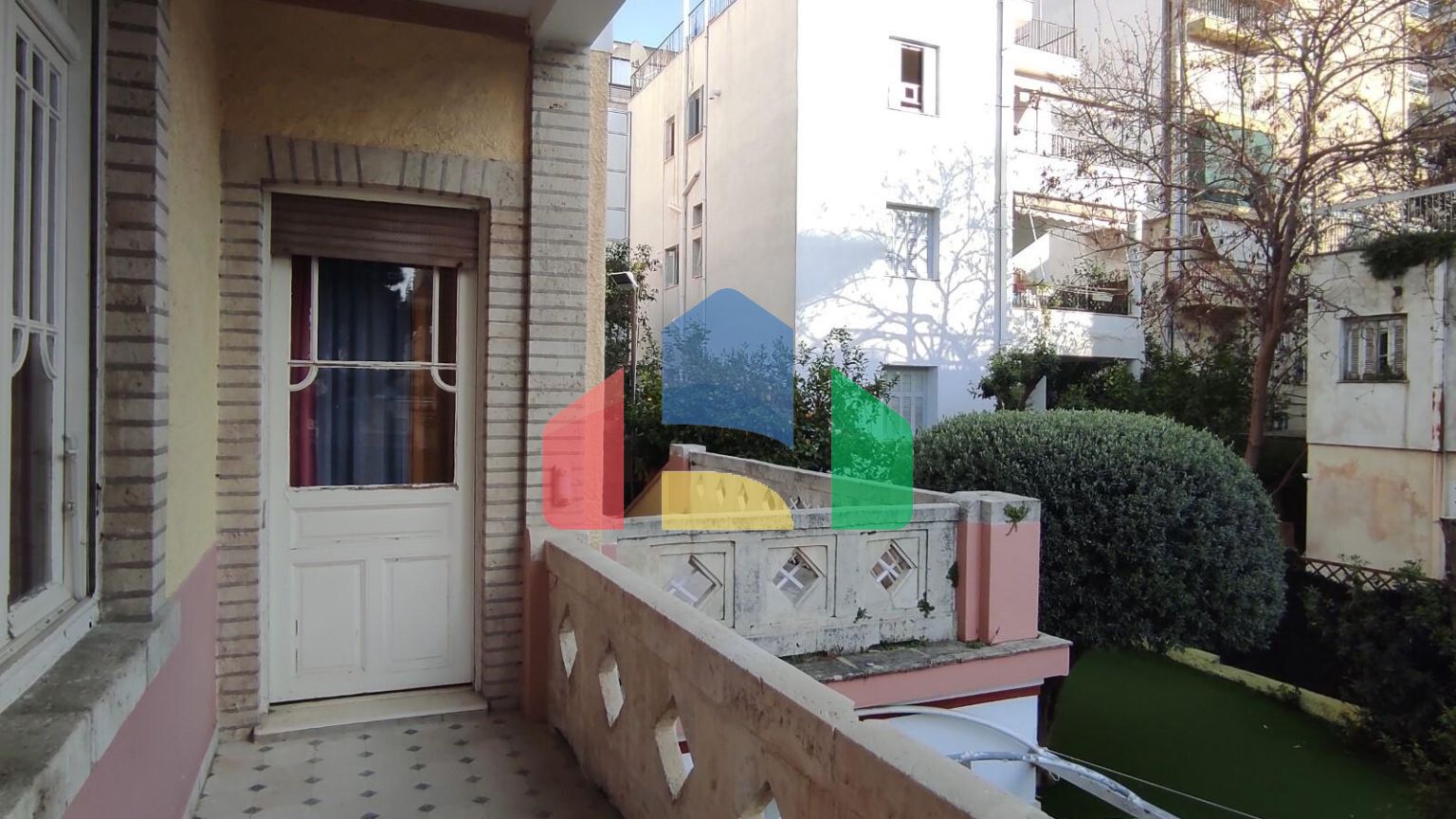 Продажа - Здание 600 m² в Афинах