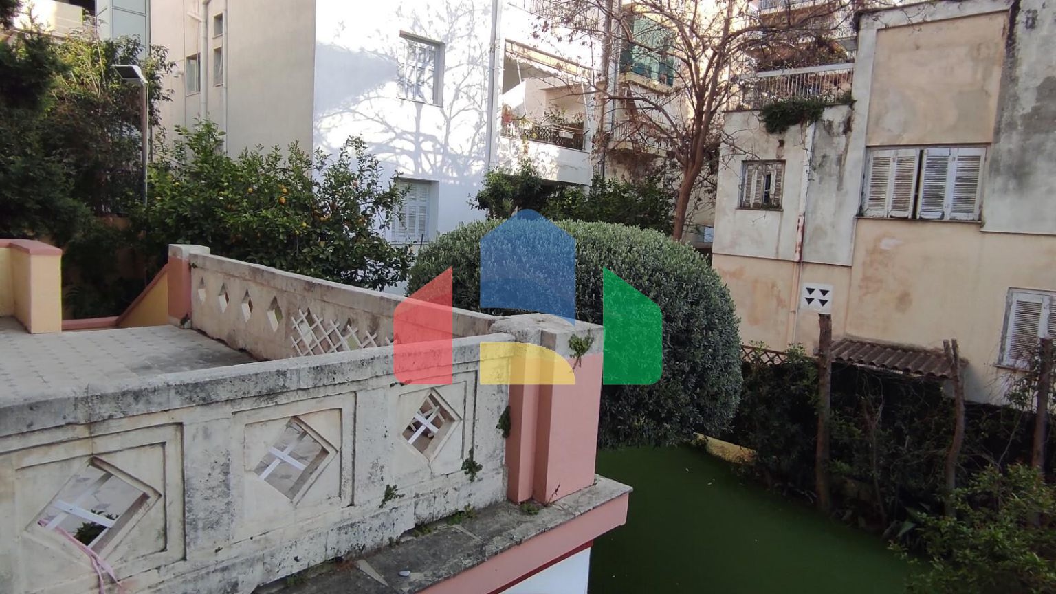 Продажа - Здание 600 m² в Афинах