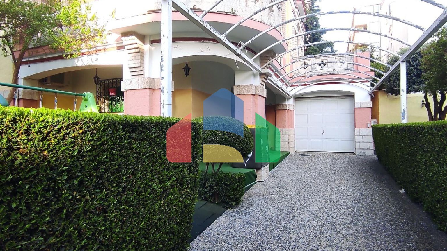 Продажа - Здание 600 m² в Афинах