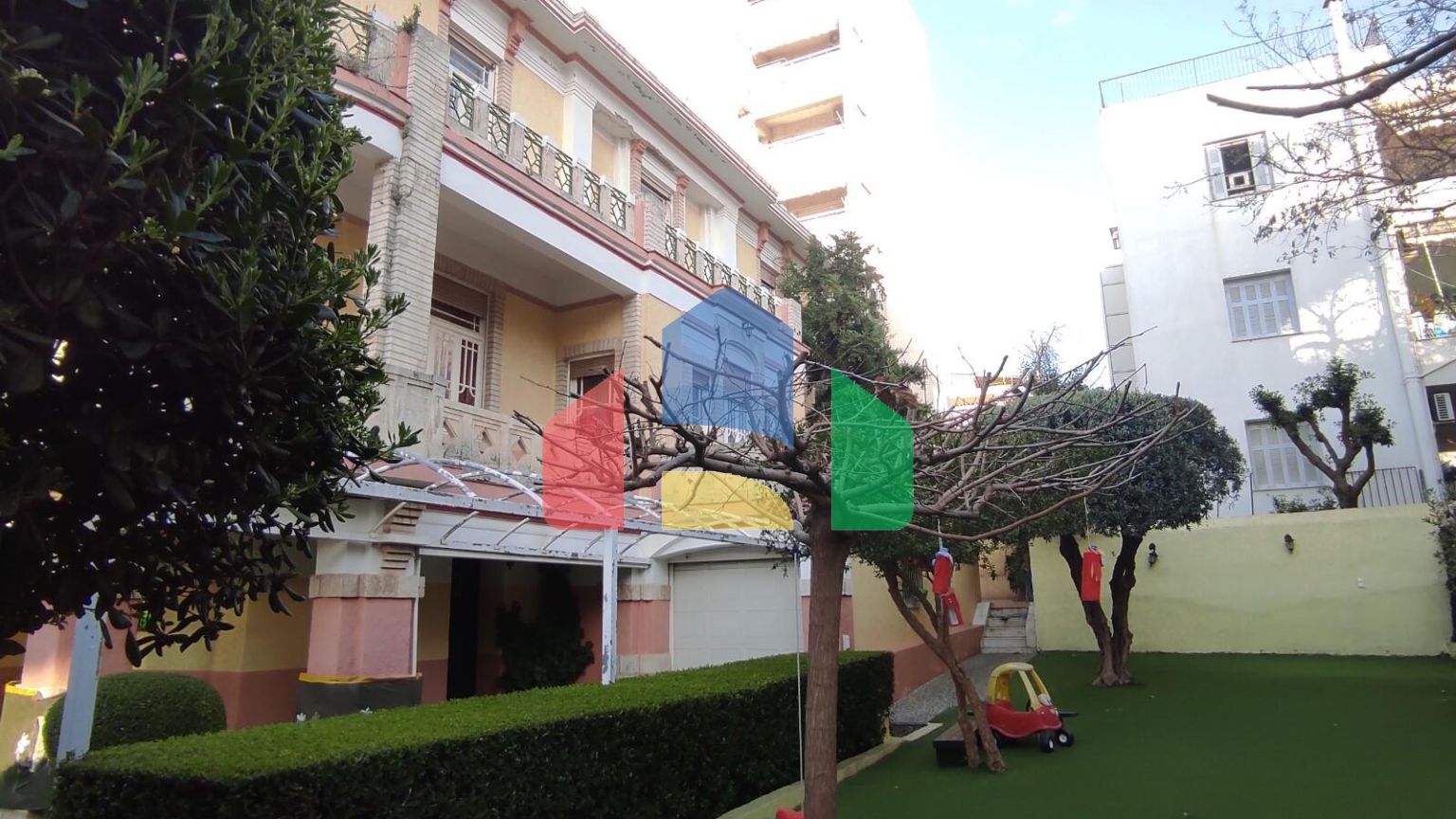 Продажа - Здание 600 m² в Афинах