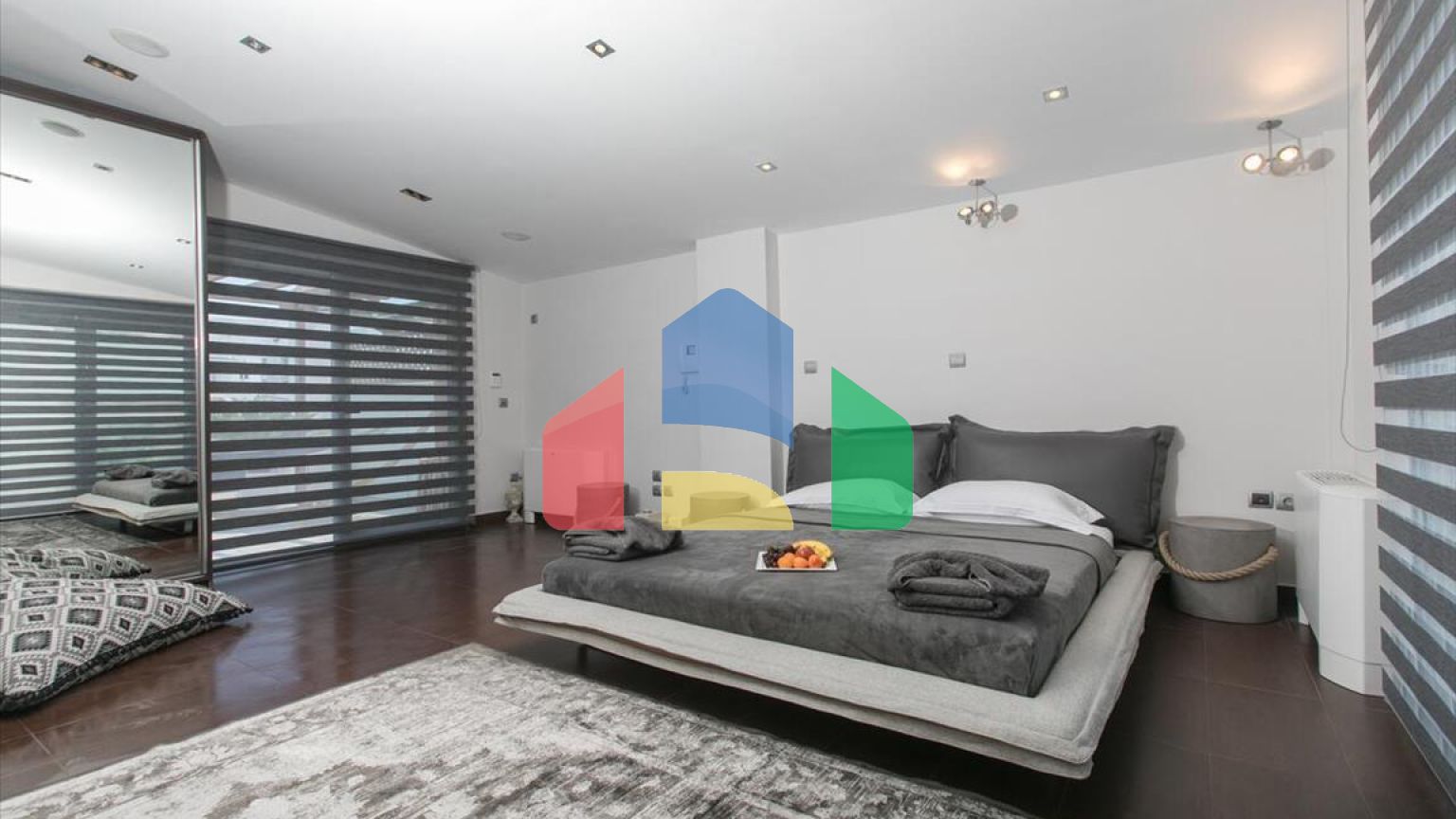 Продажа - Коттедж 270 m² в Афинах