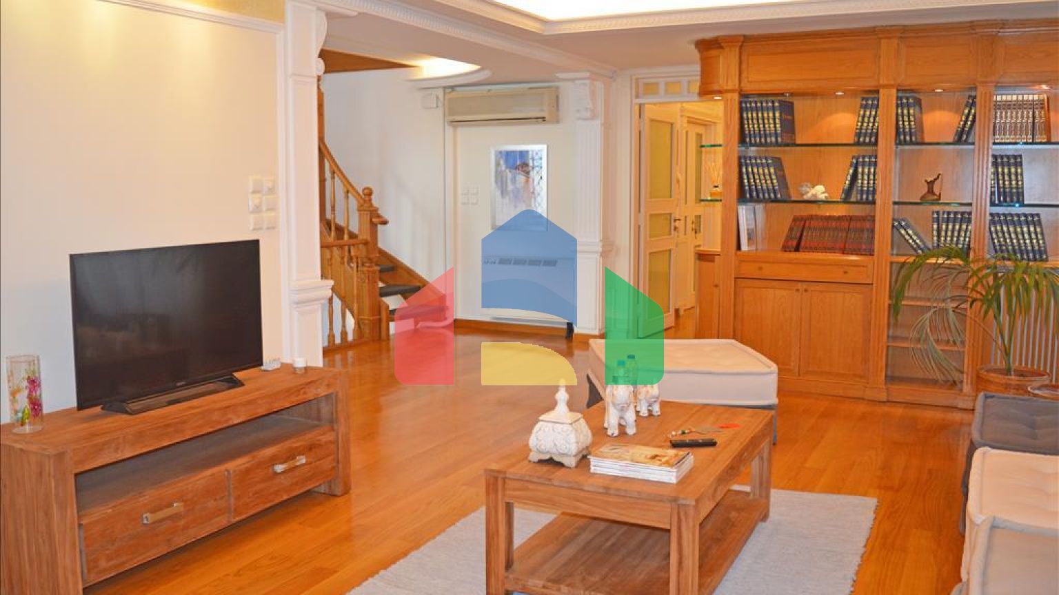 Продажа - Коттедж 375 m² в Афинах