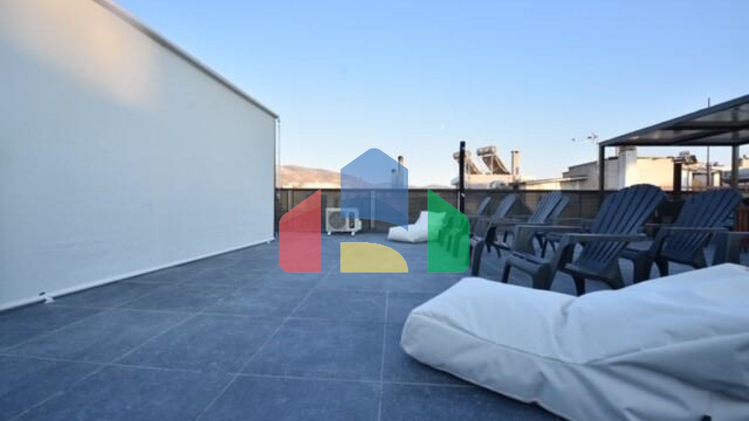 Продажа - Здание 240 m² в Афинах