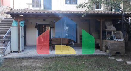 Продажа - Коттедж 350 m² в Афинах Продажа - Коттедж 350 m² в Афинах