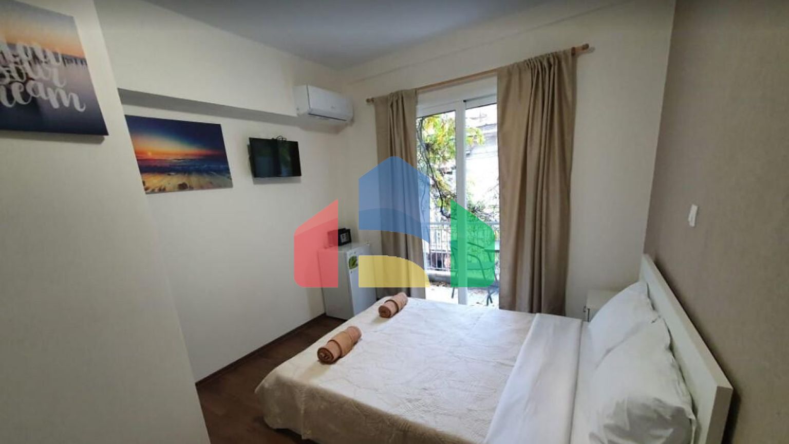 Продаж - Комерційна нерухомість 400 m² в Афінах