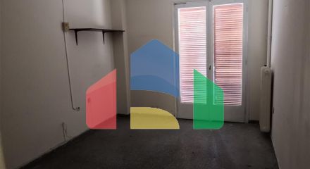 Продаж - Будівля 850 m² в Афінах