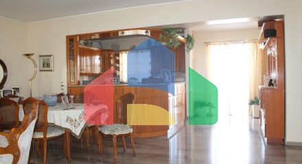 Продаж - Будівля 560 m² в Афінах