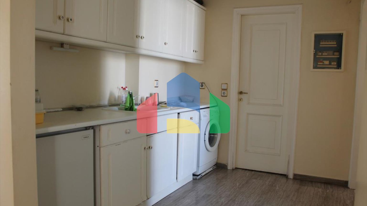 Продажа - Здание 560 m² в Афинах