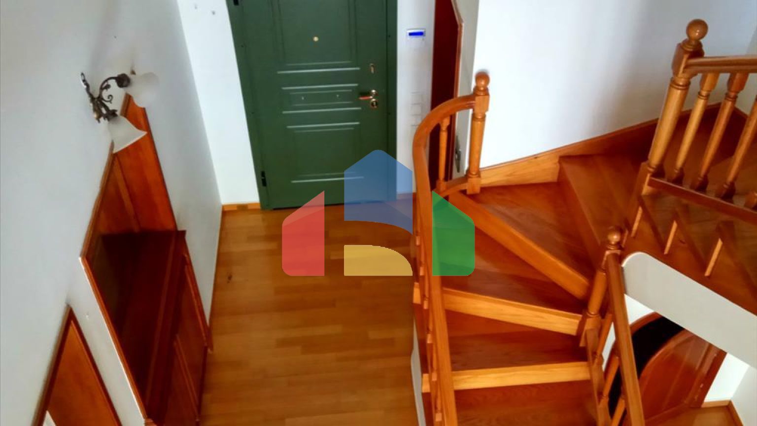 Продаж - Таунхаус 370 m² в Афінах