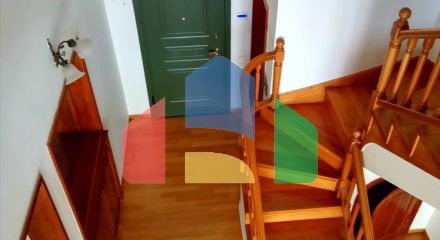 Продаж - Таунхаус 370 m² в Афінах