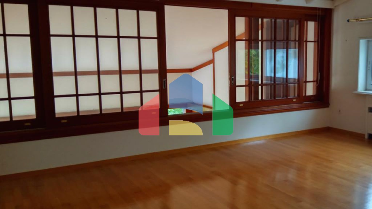 Продаж - Таунхаус 370 m² в Афінах