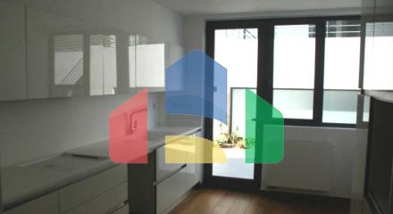 Продажа - Таунхаус 240 m² в Афинах