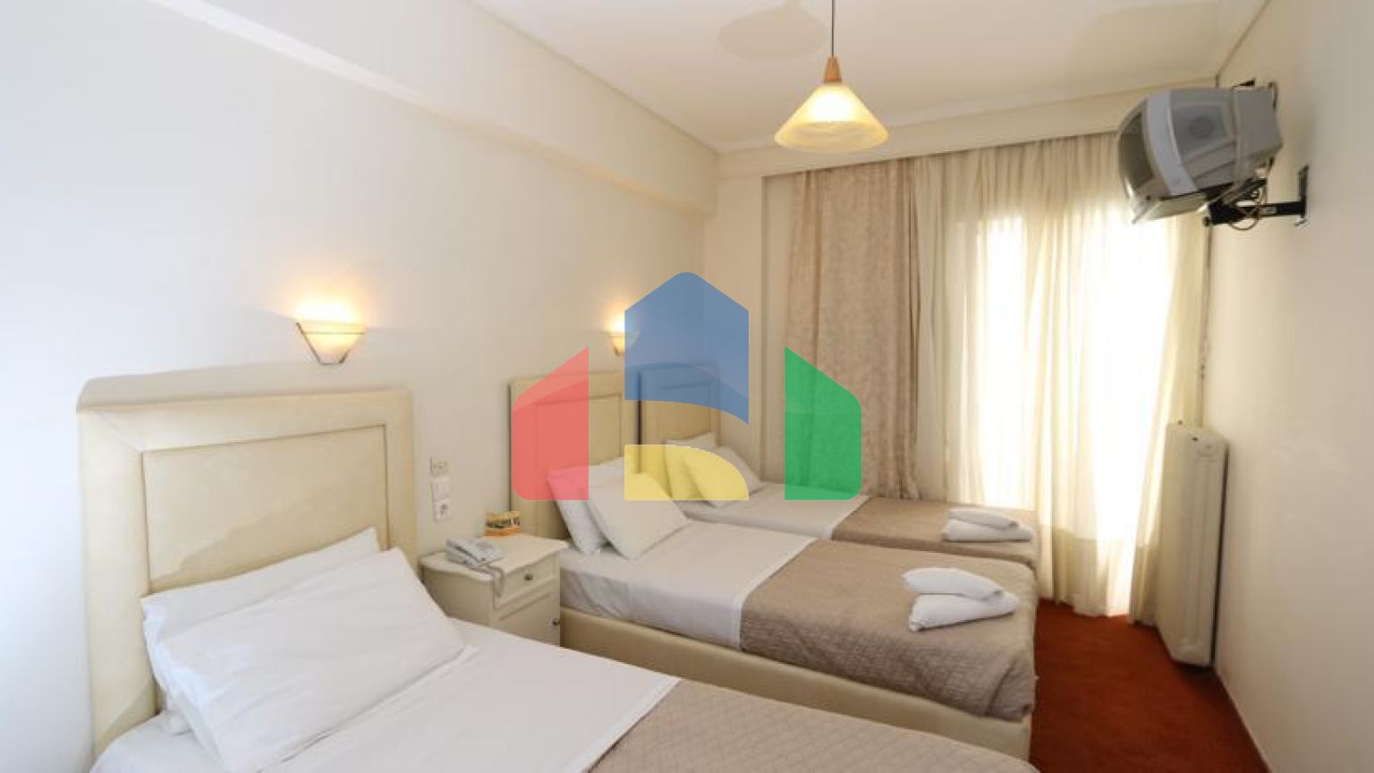 Продаж - Готель 1000 m² в Афінах