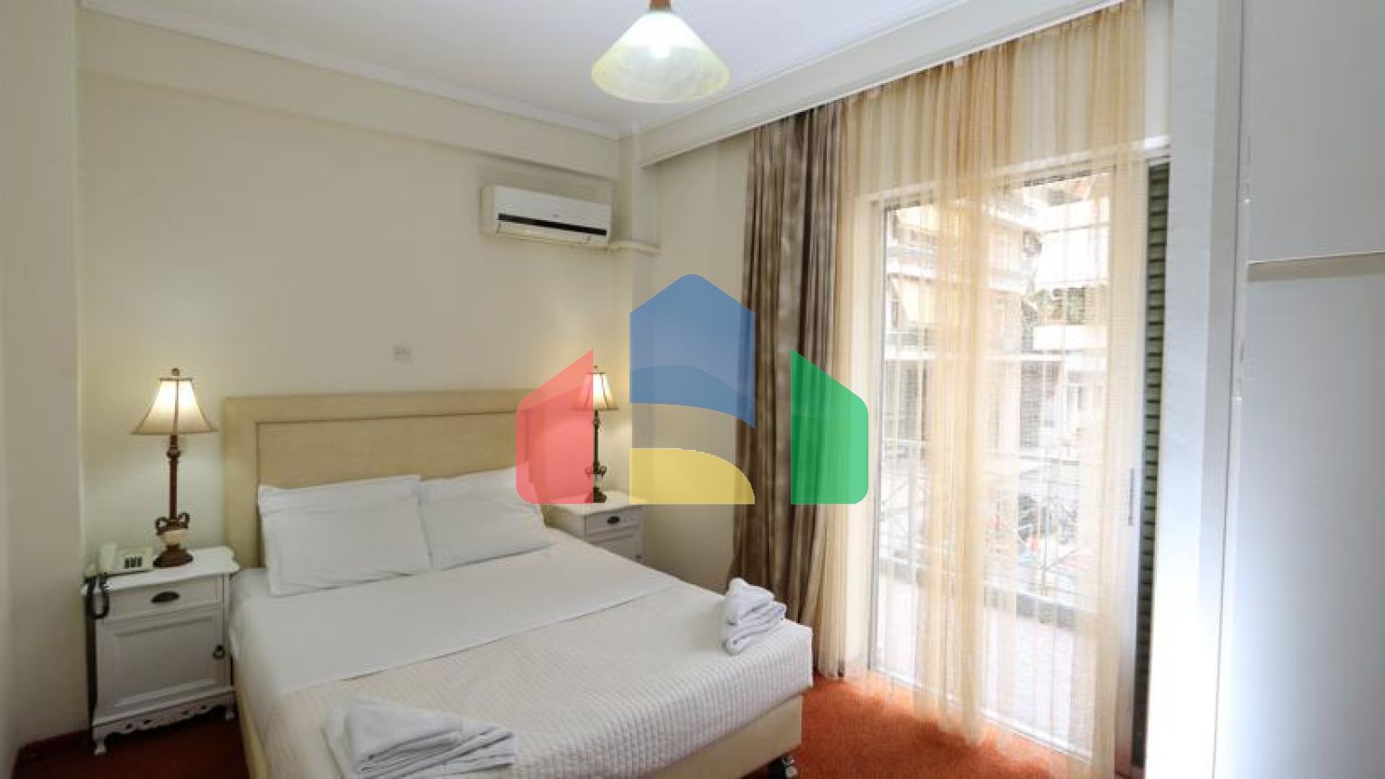 Продаж - Готель 1000 m² в Афінах