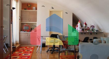 Продаж - Таунхаус 145 m² в Афінах