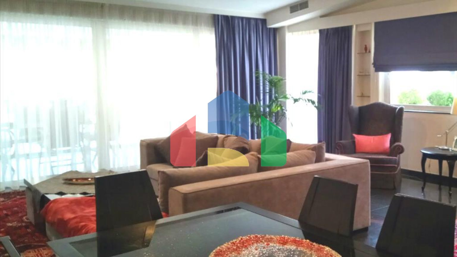 Продаж - Будівля 420 m² в Афінах