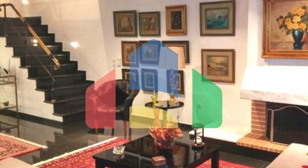 Продаж - Будівля 420 m² в Афінах