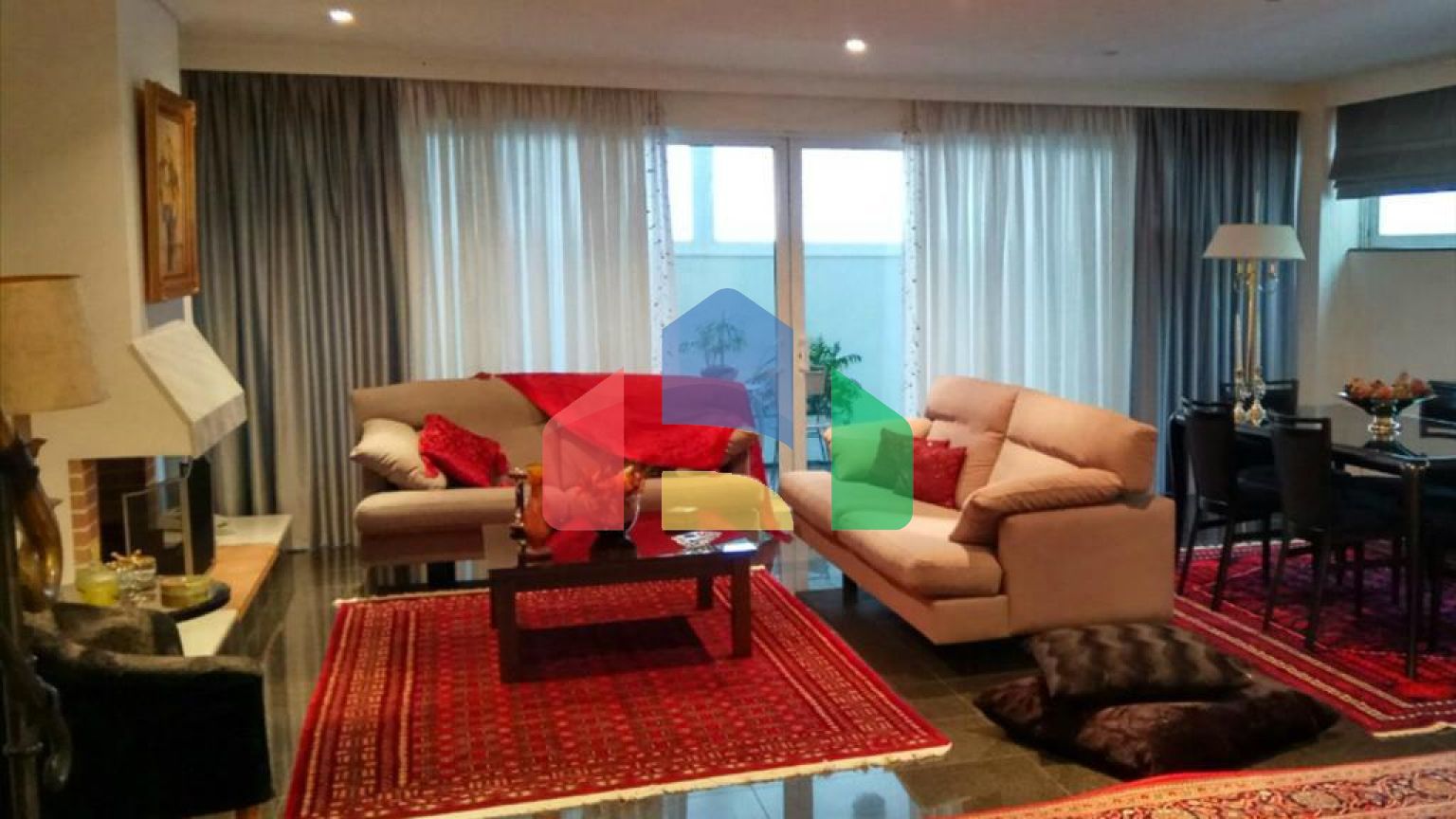 Продаж - Будівля 420 m² в Афінах