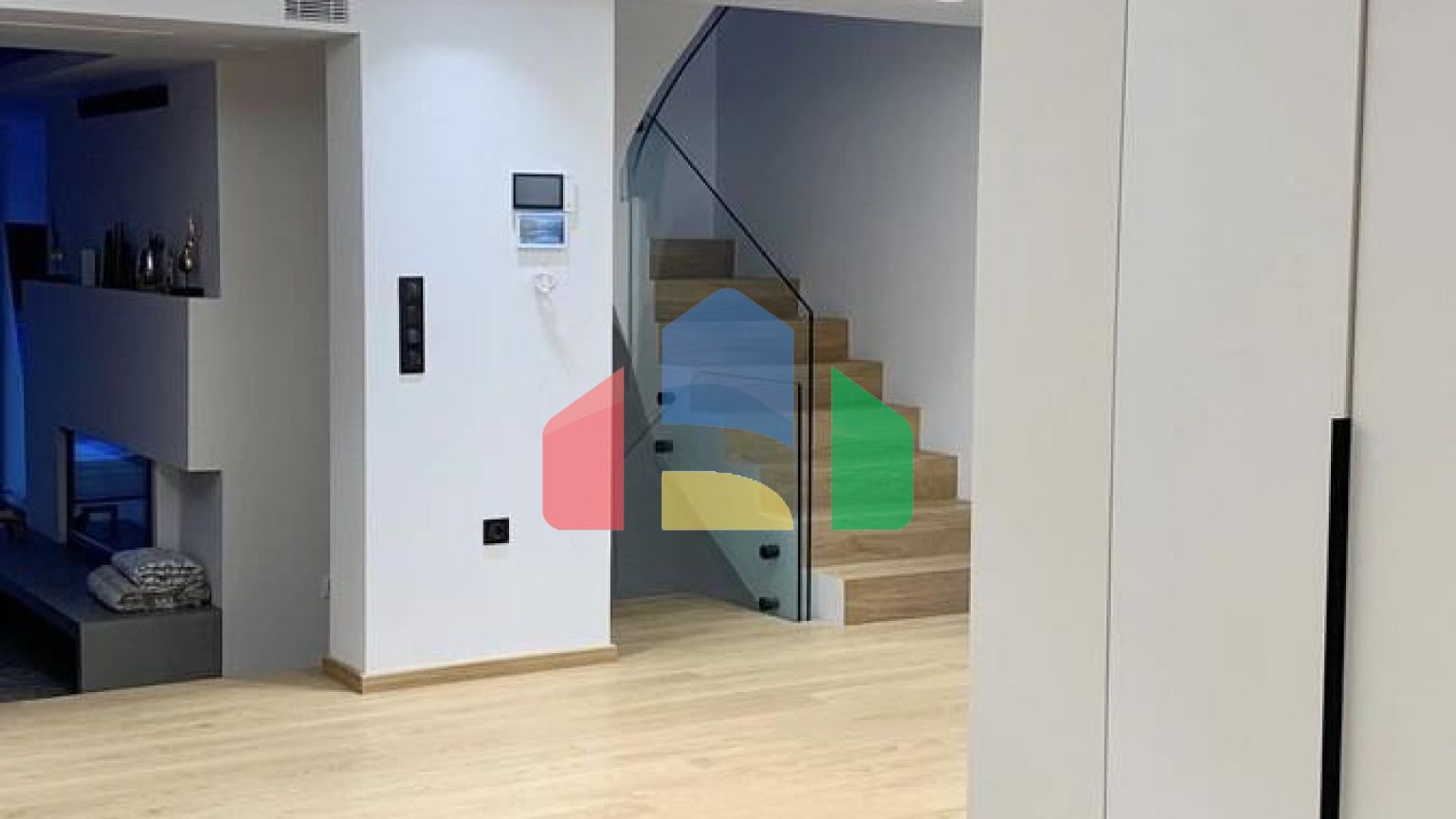 Продажа - Коттедж 450 m² в Афинах