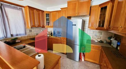 Продаж - Котедж 370 m² в Афінах