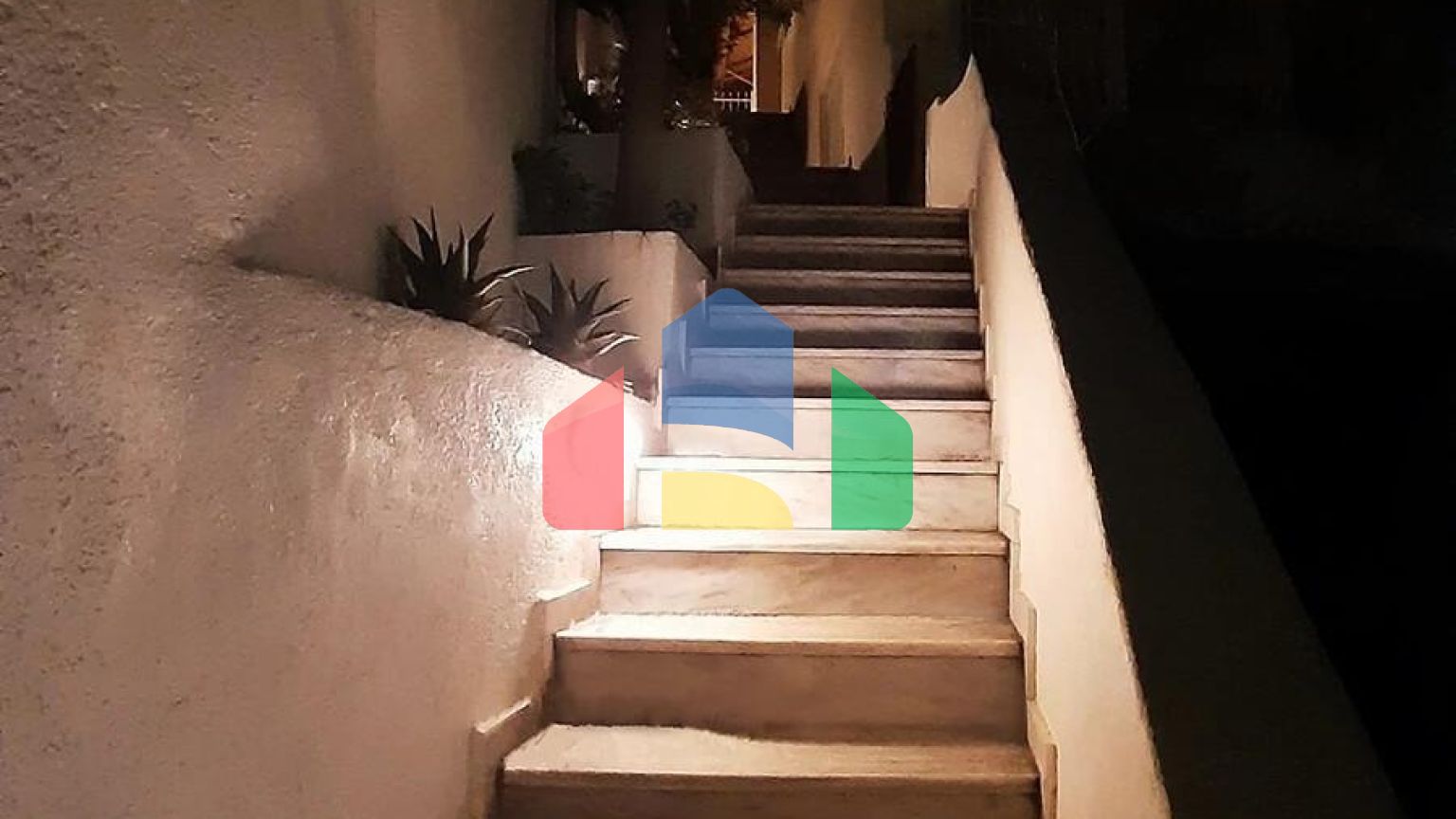 Продаж - Котедж 370 m² в Афінах