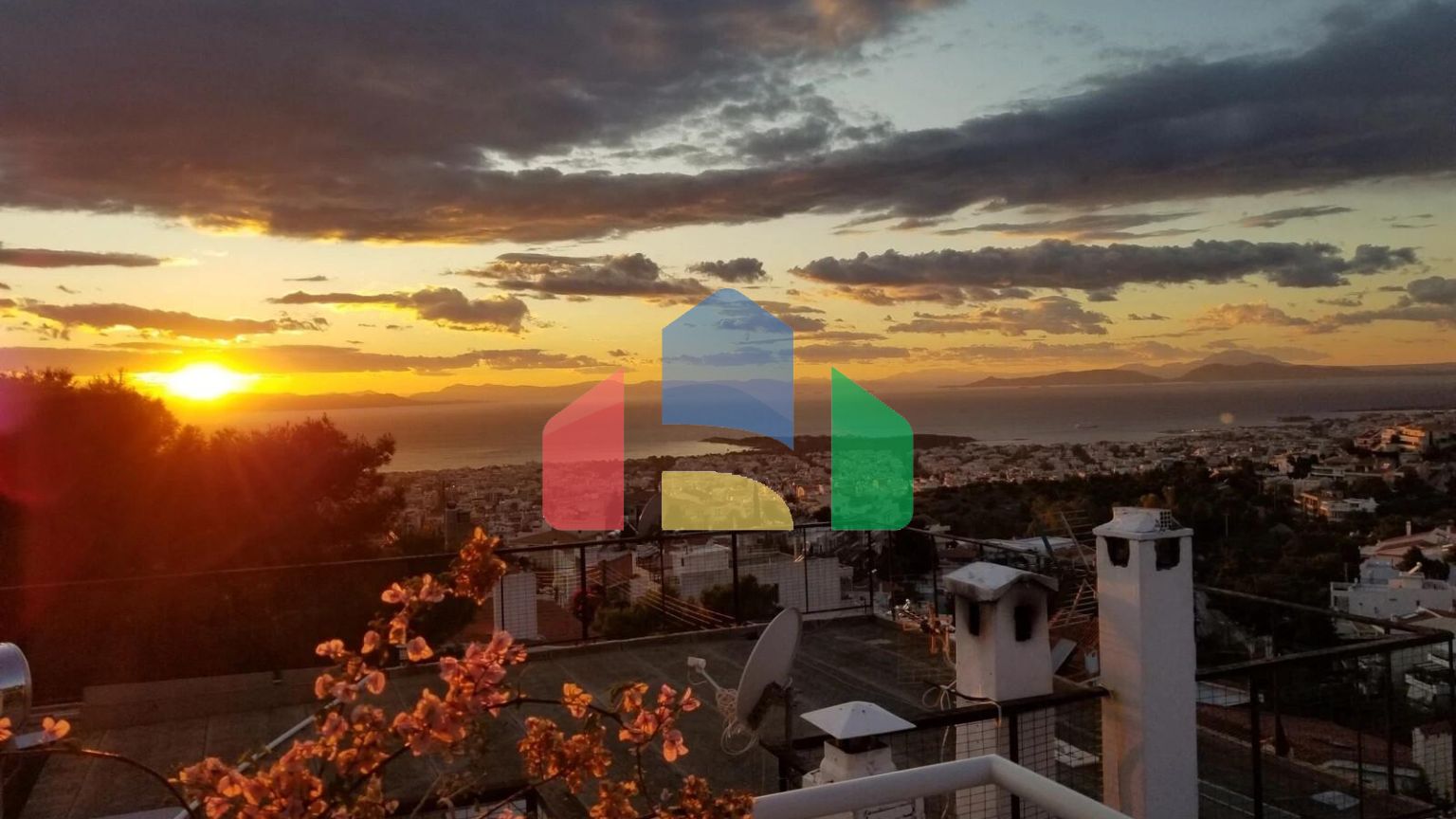 Продаж - Котедж 370 m² в Афінах