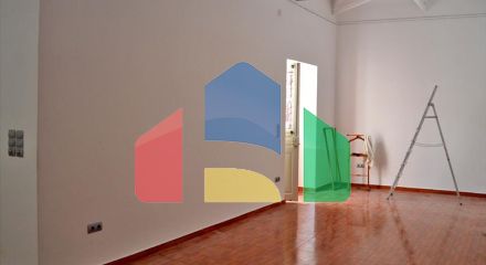 Продаж - Будівля 700 m² в Афінах