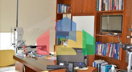 Продаж - Бізнес 2000 m² в Афінах