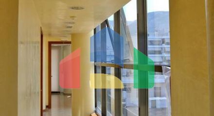 Продаж - Бізнес 2000 m² в Афінах